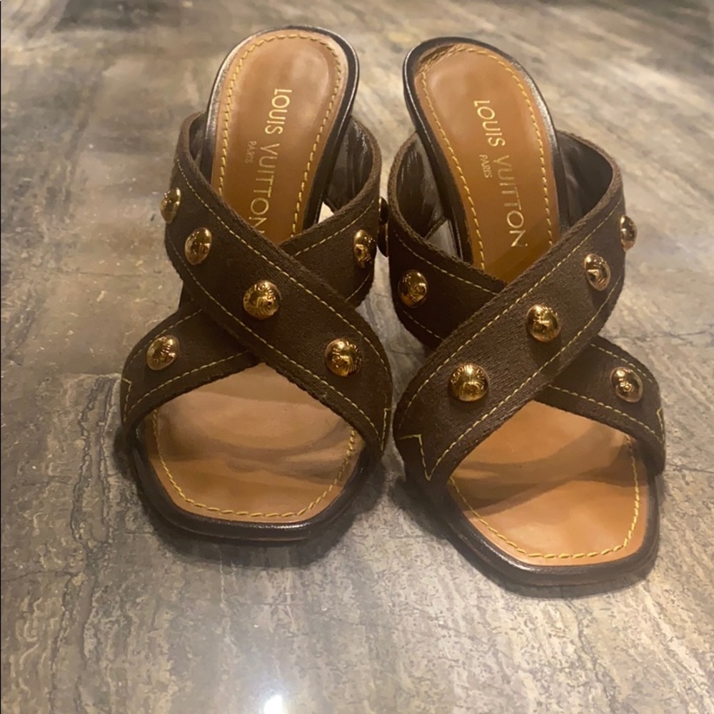 2000s Louis Vuitton wedges size 38 appx 7.5